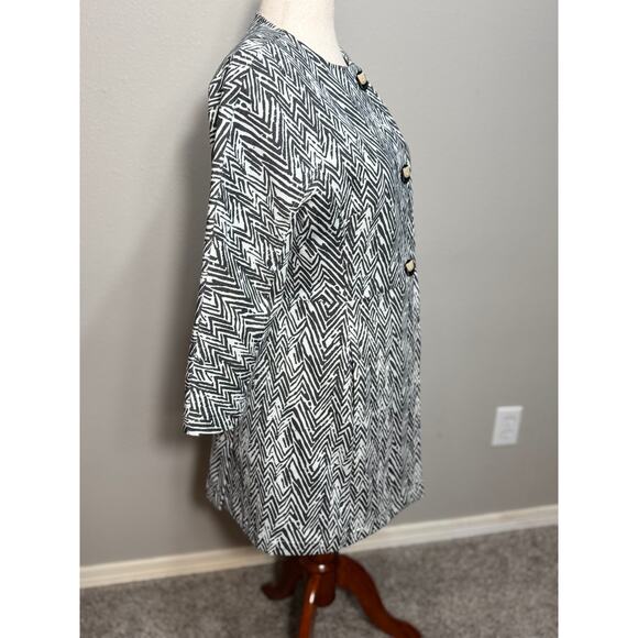 CAbi Zig Zag jacket ponte knit black white button front pockets 3/4 sleeve Sz M - Picture 3 of 9